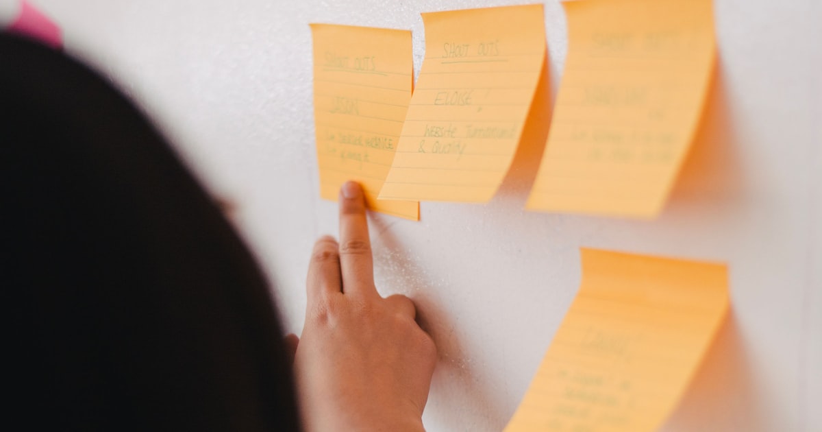 Product Positioning Examples: 7 B2B SaaS Companies That Win